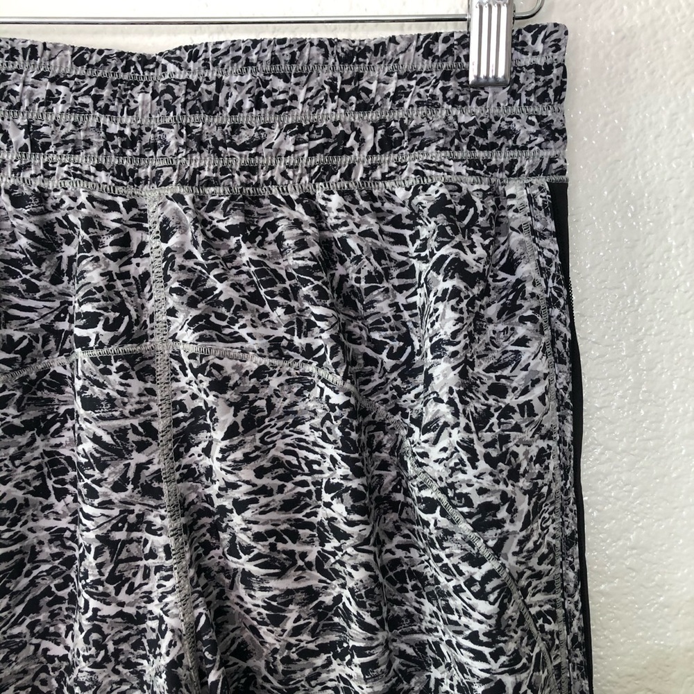 Lululemon Jogger Style Pants - Picture 6 of 7